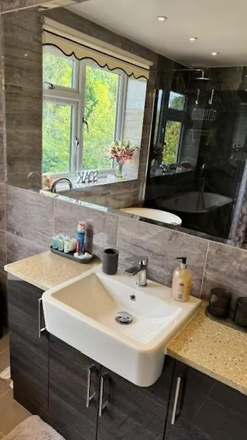 Homestay Stunning Double Bedroom Greenwich London With Private Bathroom